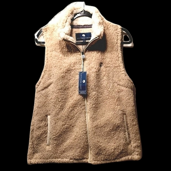 The Southern Shirt Company Jackets & Blazers - NWT Southern Shirt Women's L Soft Sherpa Vest